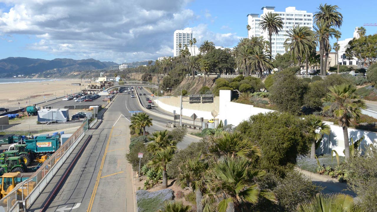Pro football in Los Angeles: A 90-year timeline